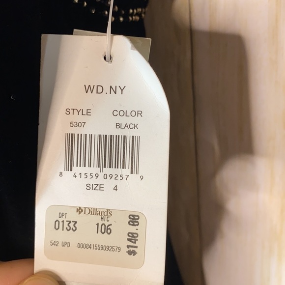 ♥️BRAND NEW WITH TAGS WDNY Size 4 Velvet Beaded Dress. PRISTINE😍 - Picture 4 of 8